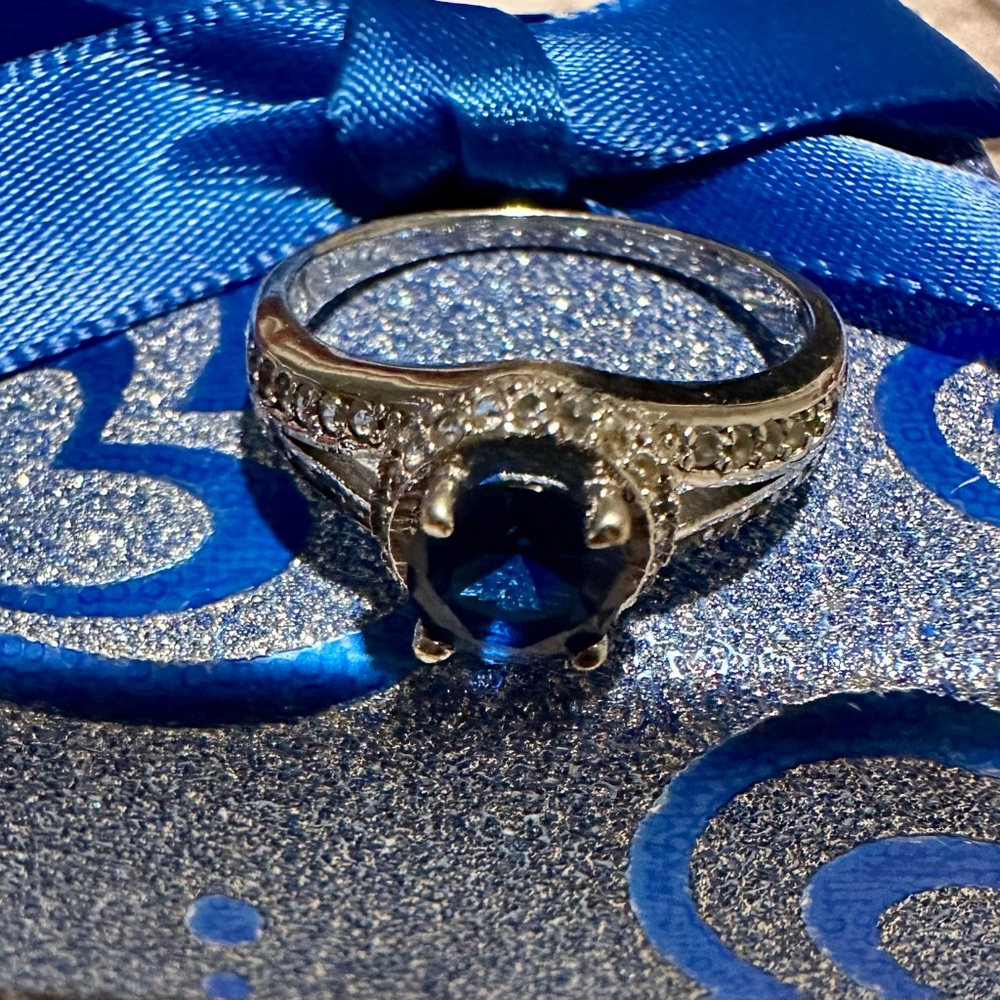 14k Solid White Gold Ring With Stunning Natural D… - image 5